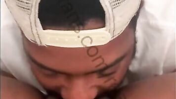 I made a lucky fan eat my pussy & squirted all in his mouth !!